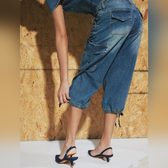 GUESS ORIGINALS Women's Denim Cargo Capri Pant, Tinted Denim, Size 26 - Picture 6 of 15